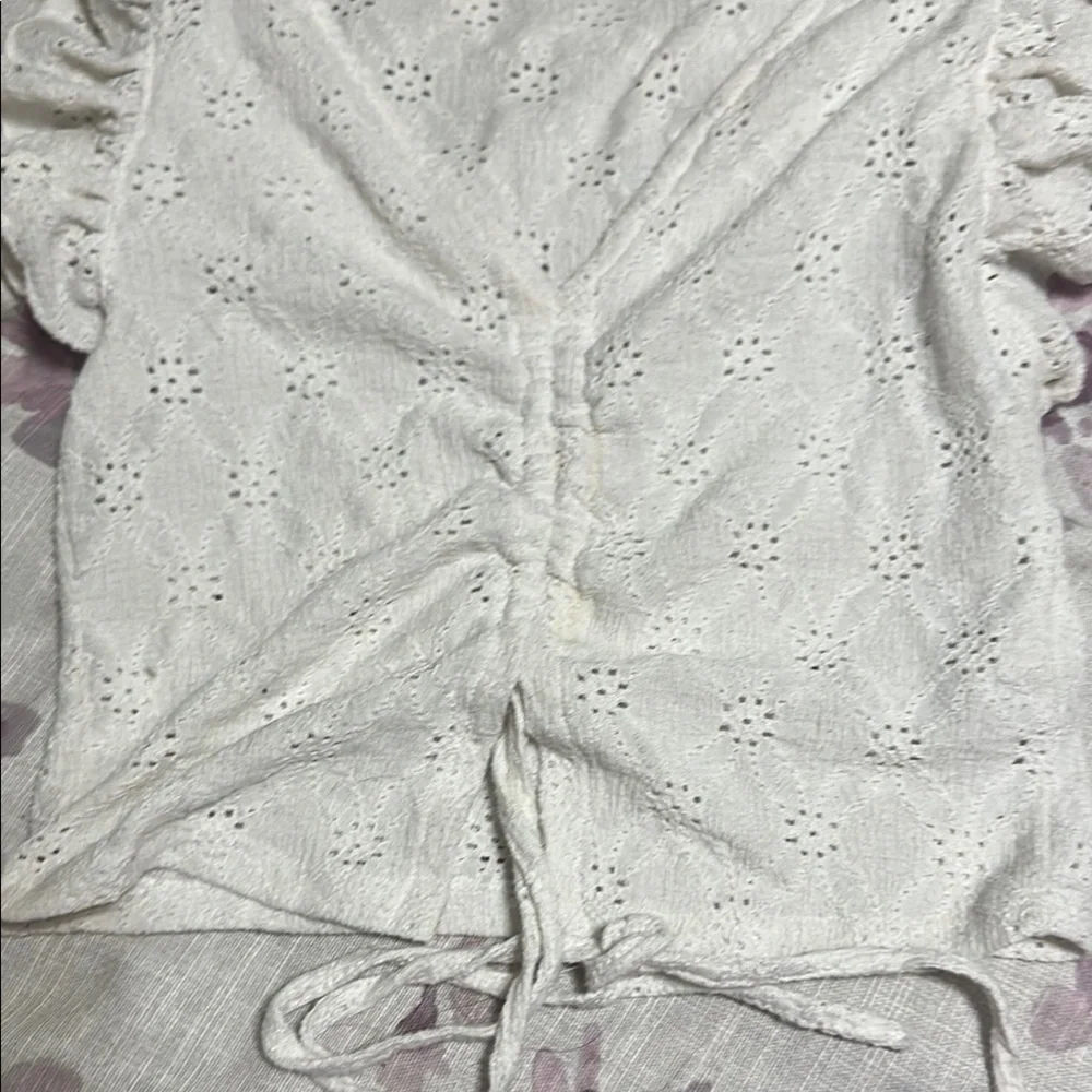 Zara White Eyelet Ruffle Top & Zara Lavender Floral Puff Sleeve Top small bundle